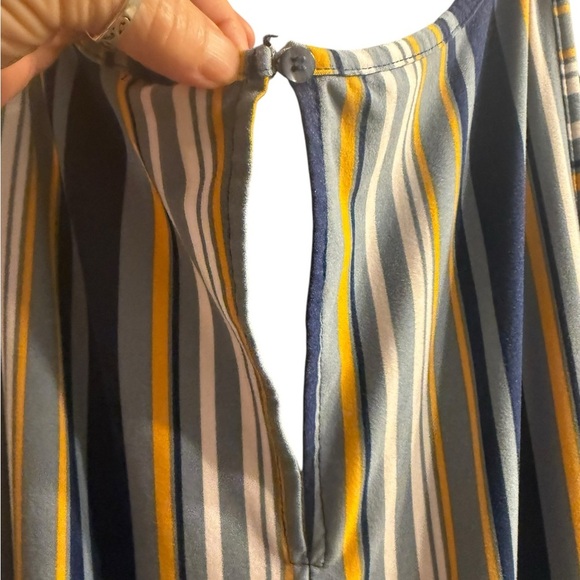 Just be …. Striped stretchy sleeveless belted jumpsuit with keyhole in back. XL - Picture 7 of 12